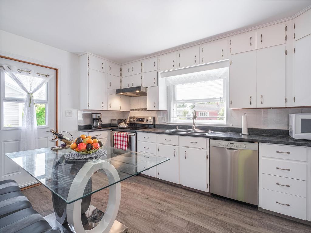 












14 Donwood Drive

,
Charlottetown,




PE
C1A 5L2

