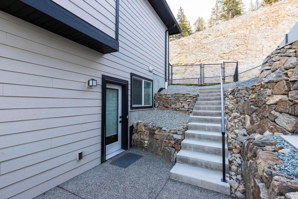 









2209


Lavetta

Drive,
Kelowna,




BC
V1P 1V1

