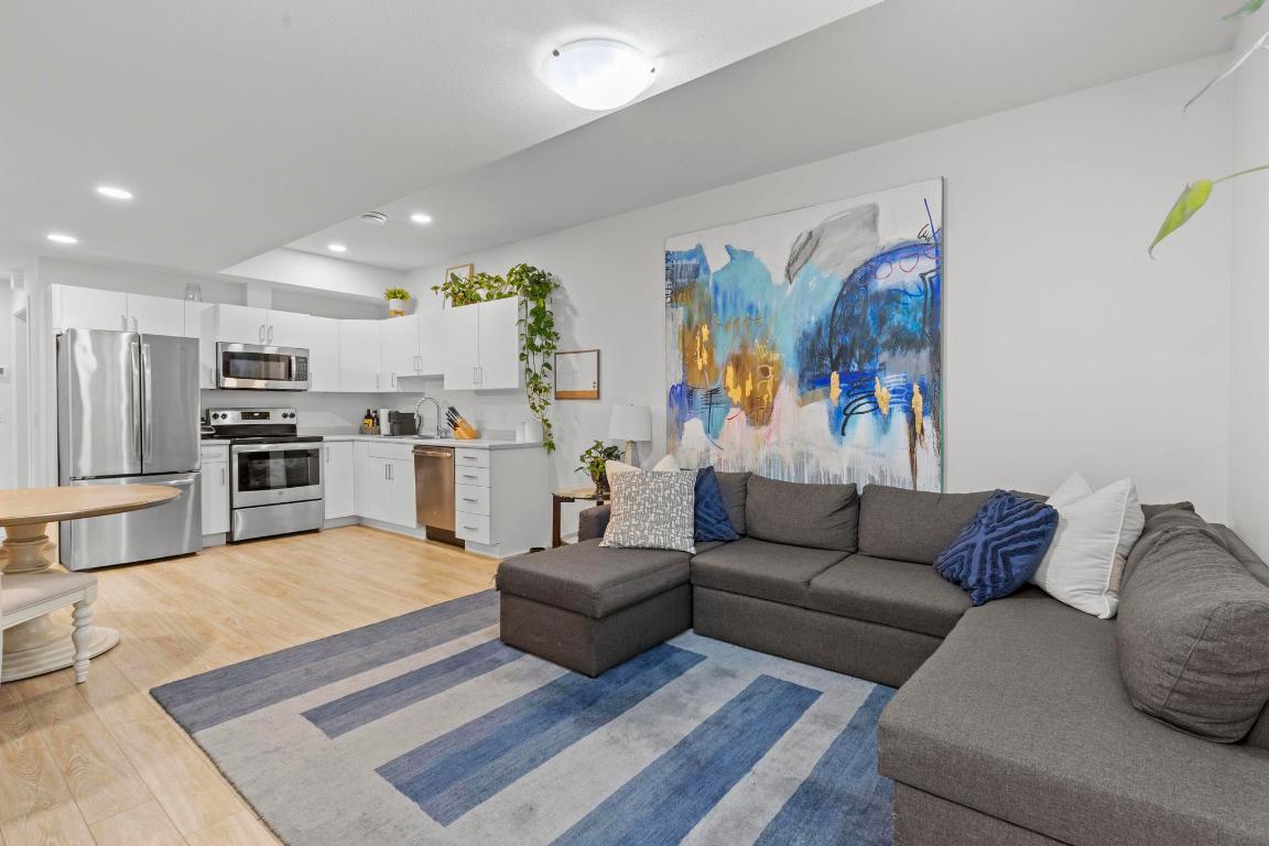 









2209


Lavetta

Drive,
Kelowna,




BC
V1P 1V1

