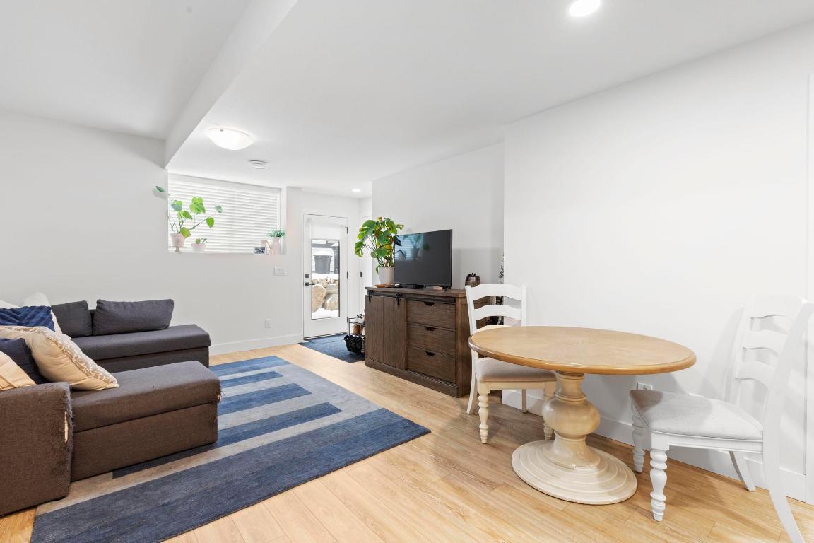 









2209


Lavetta

Drive,
Kelowna,




BC
V1P 1V1

