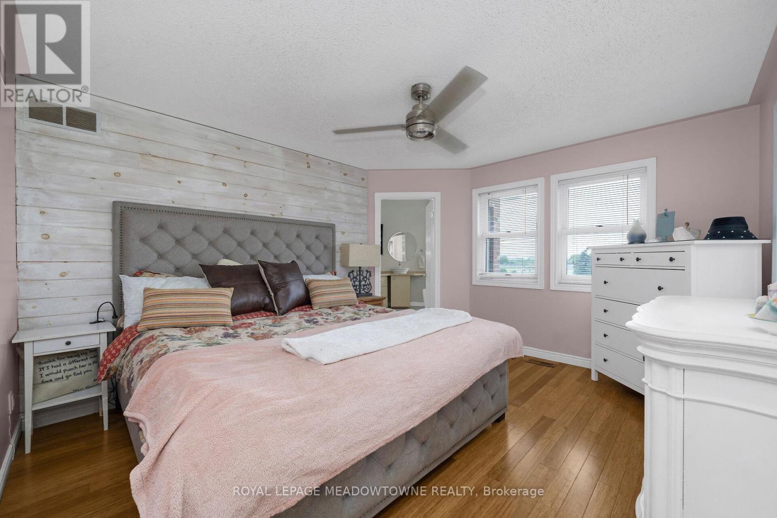 












692 5 CONCESSION W

,
Hamilton,




Ontario
L9H5E2


