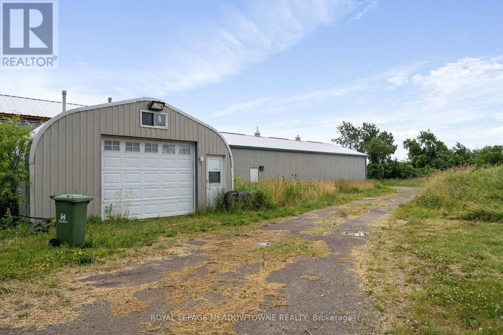












692 5 CONCESSION W

,
Hamilton,




Ontario
L9H5E2

