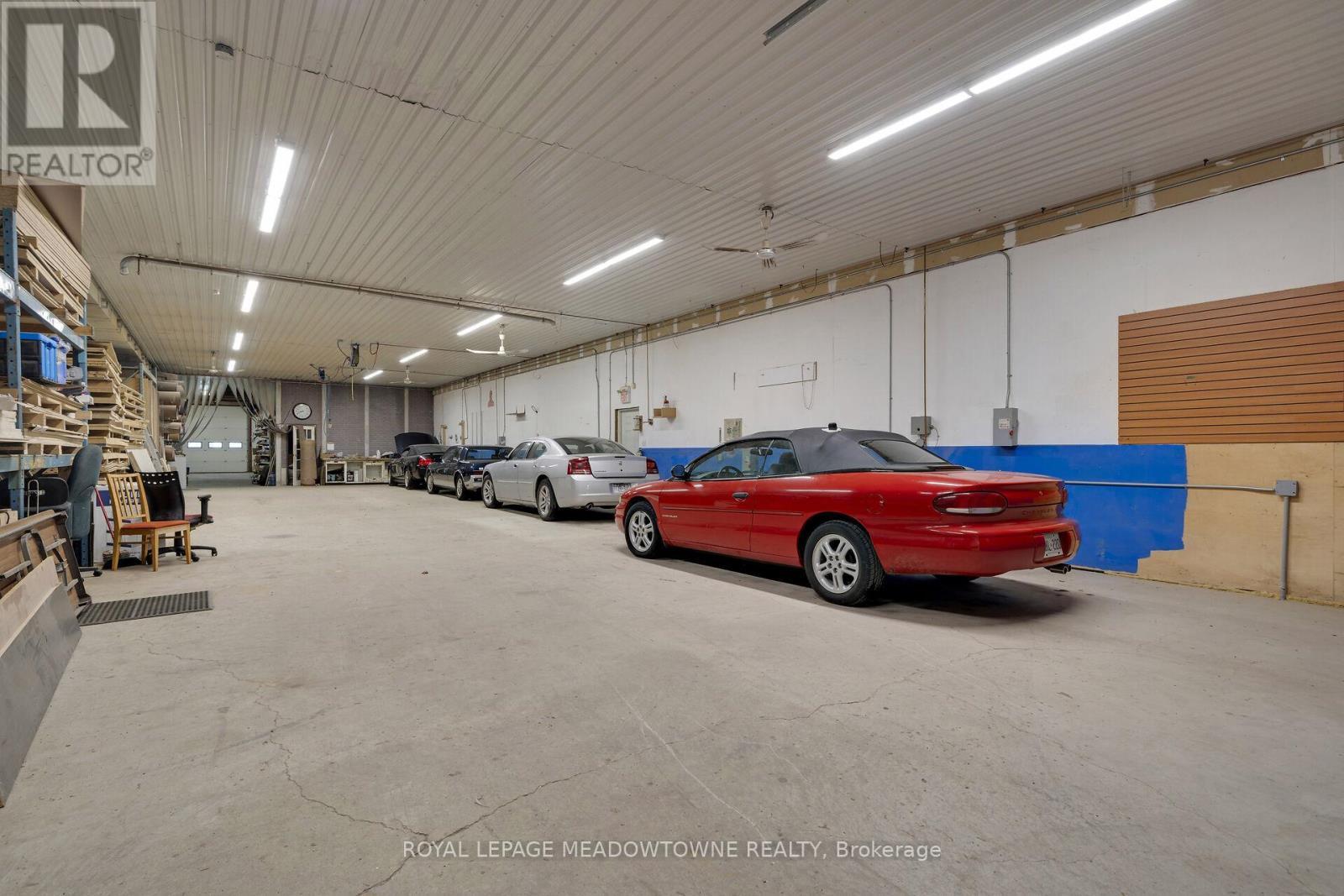 












692 5 CONCESSION W

,
Hamilton,




Ontario
L9H5E2


