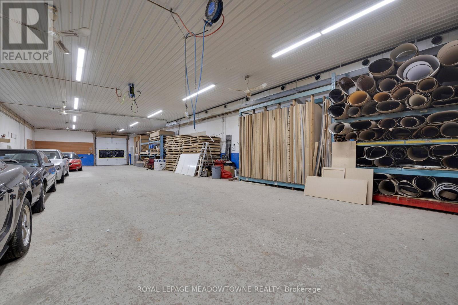 












692 5 CONCESSION W

,
Hamilton,




Ontario
L9H5E2

