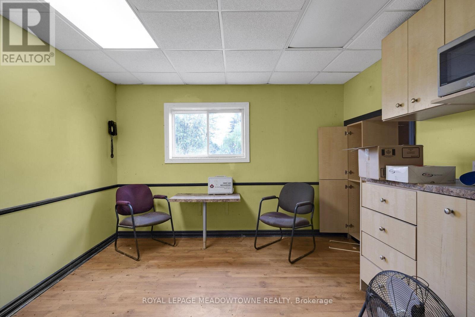 












692 5 CONCESSION W

,
Hamilton,




Ontario
L9H5E2


