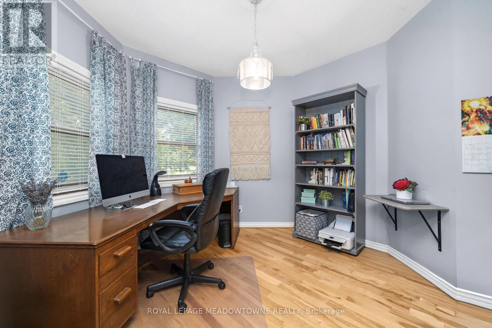 












692 5 CONCESSION W

,
Hamilton,




Ontario
L9H5E2

