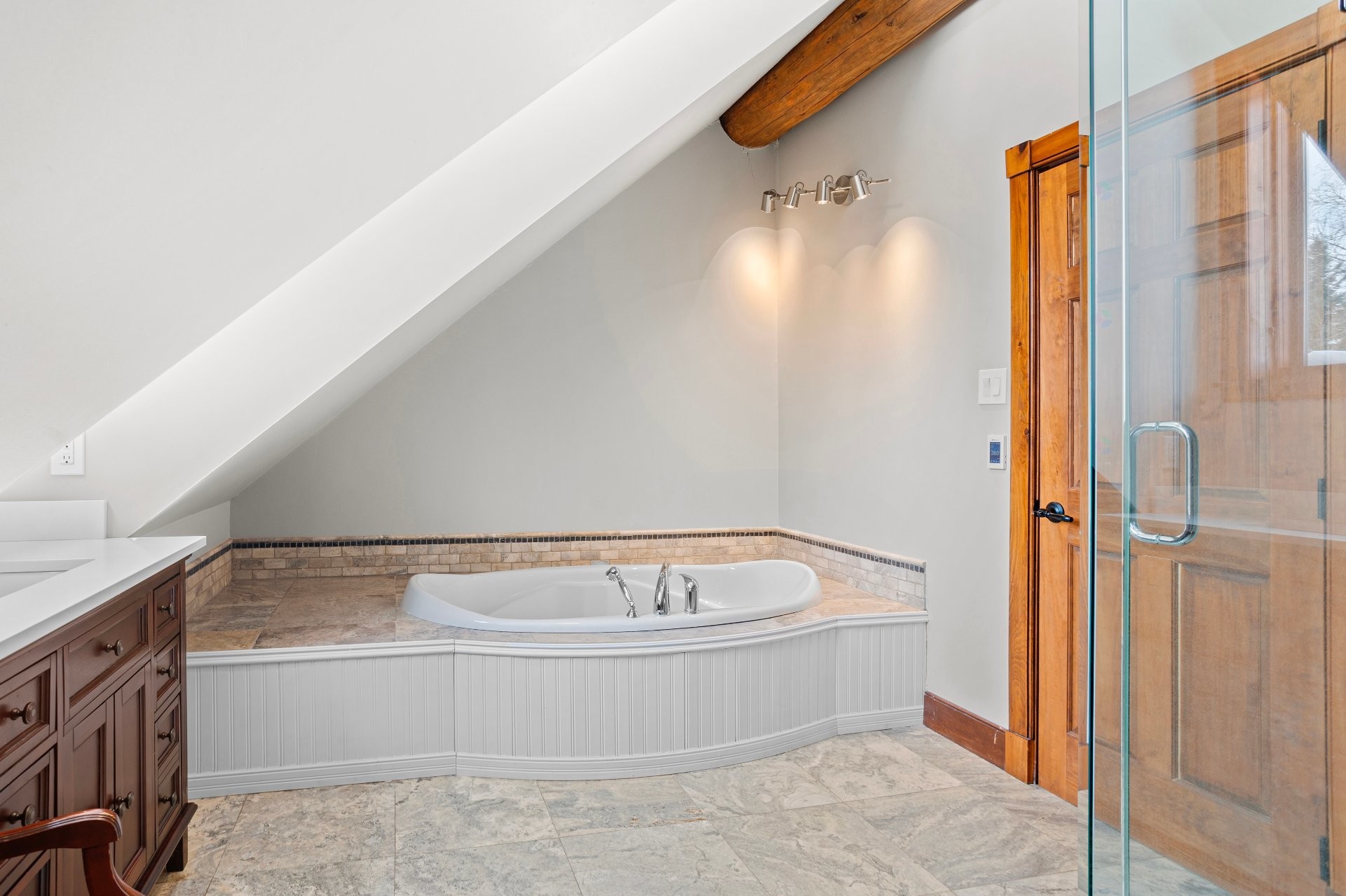 









494


Ch. de Chertsey

,
Estérel,




QC
J0T1L0

