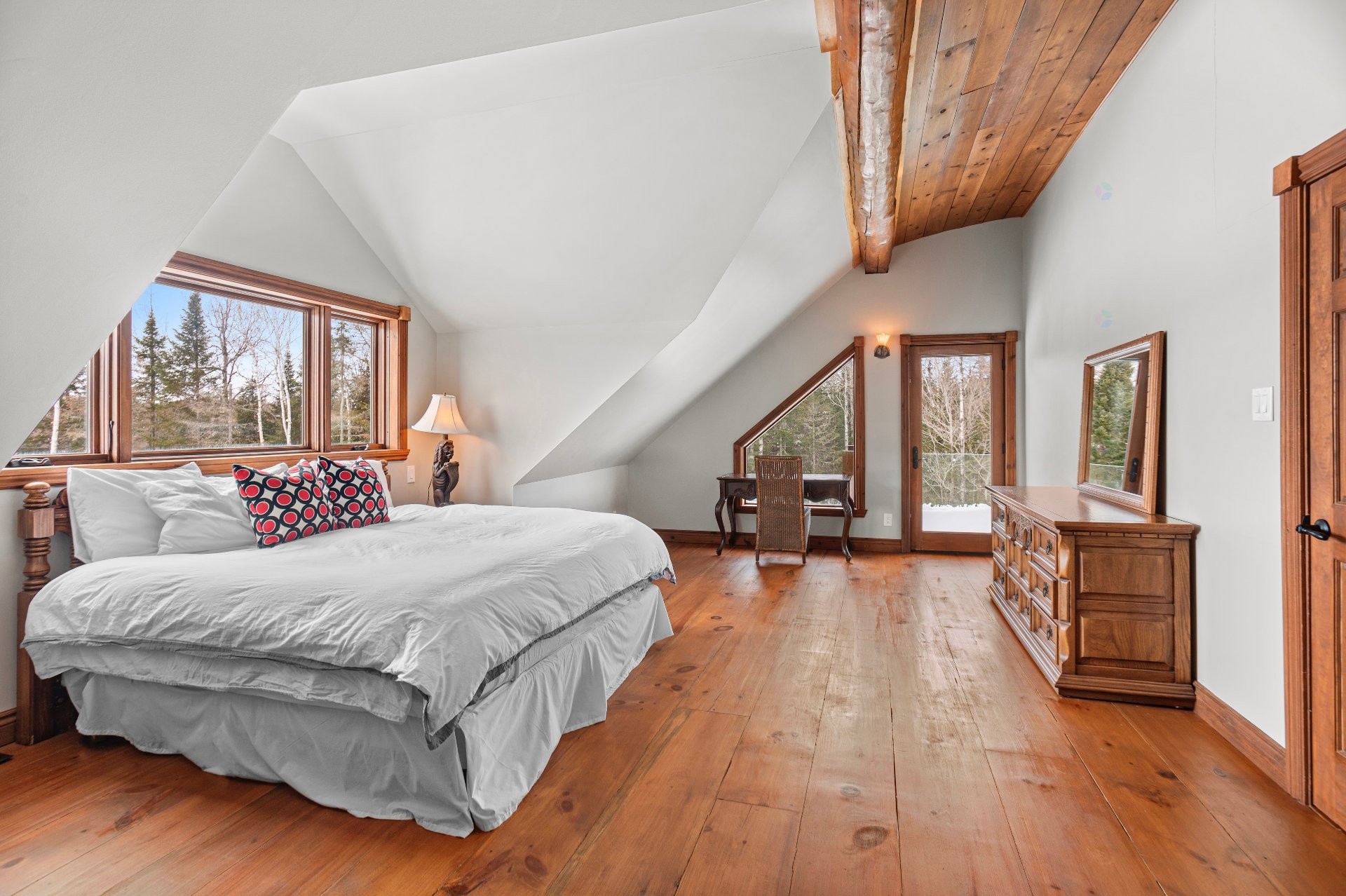 









494


Ch. de Chertsey

,
Estérel,




QC
J0T1L0

