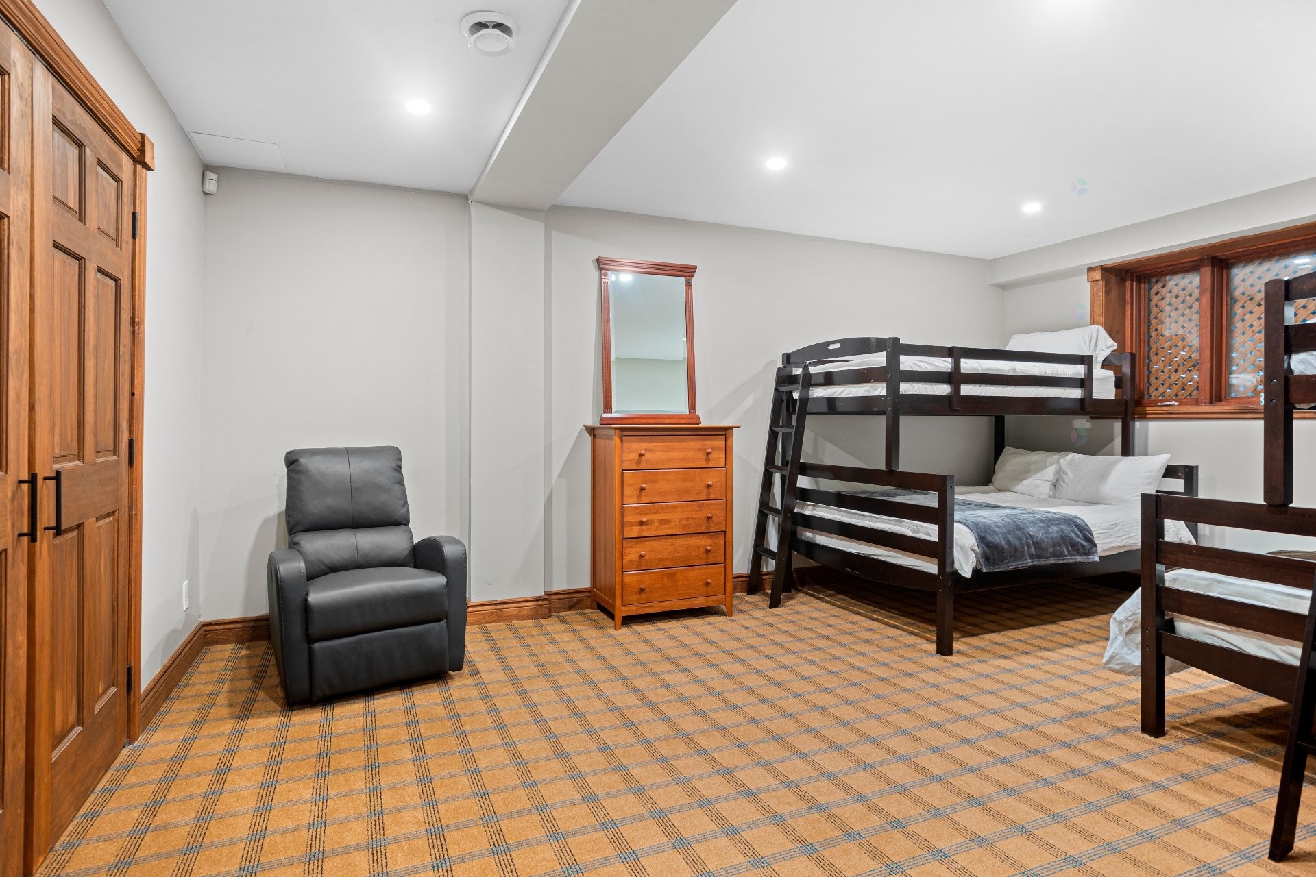 









494


Ch. de Chertsey

,
Estérel,




QC
J0T1L0

