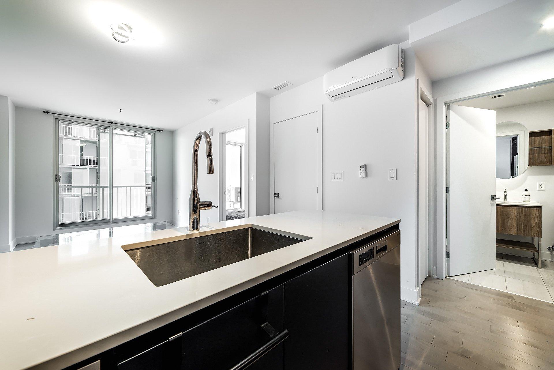 









2300


Rue Tupper

, 2108,
Montréal (Ville-Marie),




QC
H3H0B9

