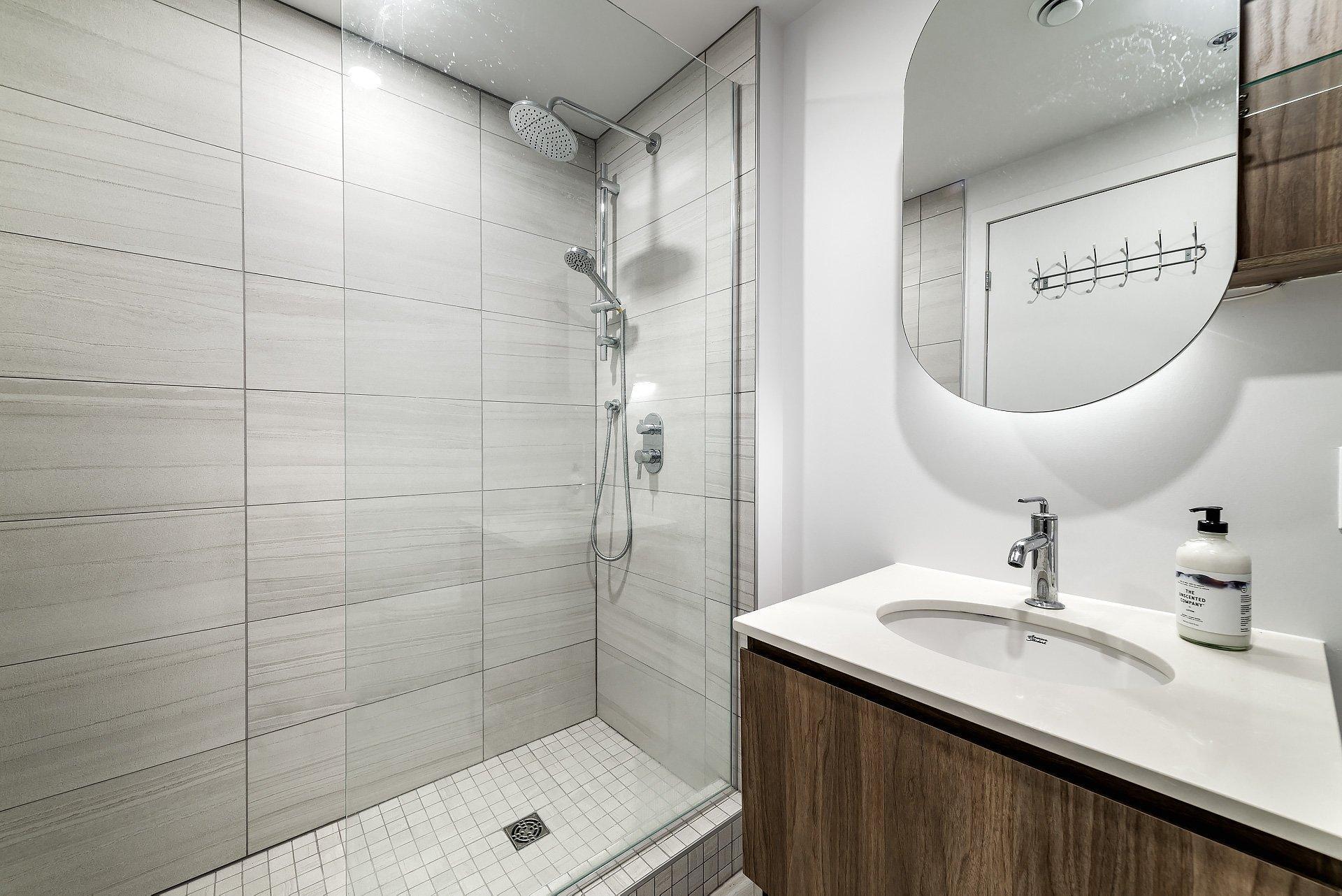 









2300


Rue Tupper

, 2108,
Montréal (Ville-Marie),




QC
H3H0B9

