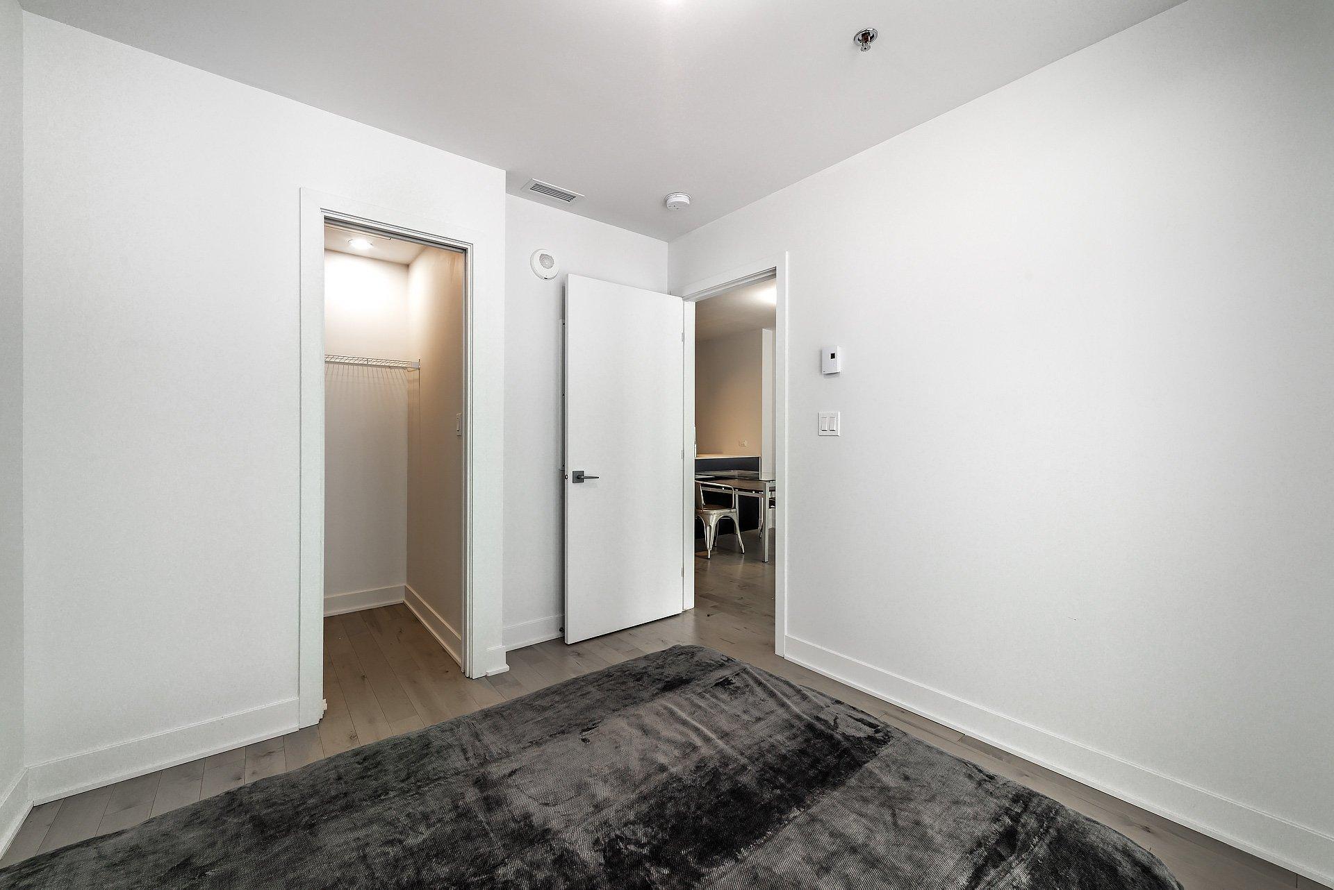 









2300


Rue Tupper

, 2108,
Montréal (Ville-Marie),




QC
H3H0B9


