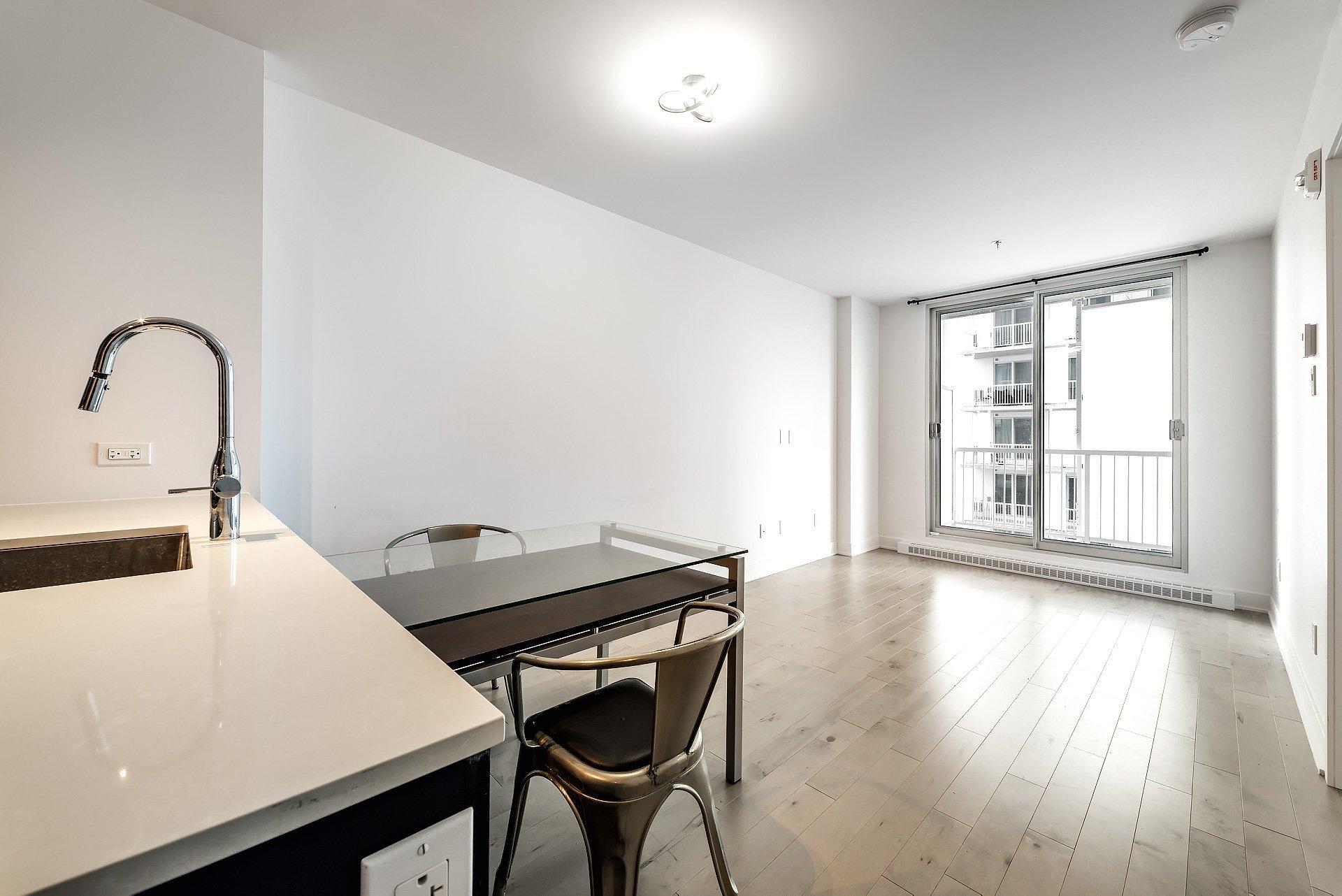 









2300


Rue Tupper

, 2108,
Montréal (Ville-Marie),




QC
H3H0B9

