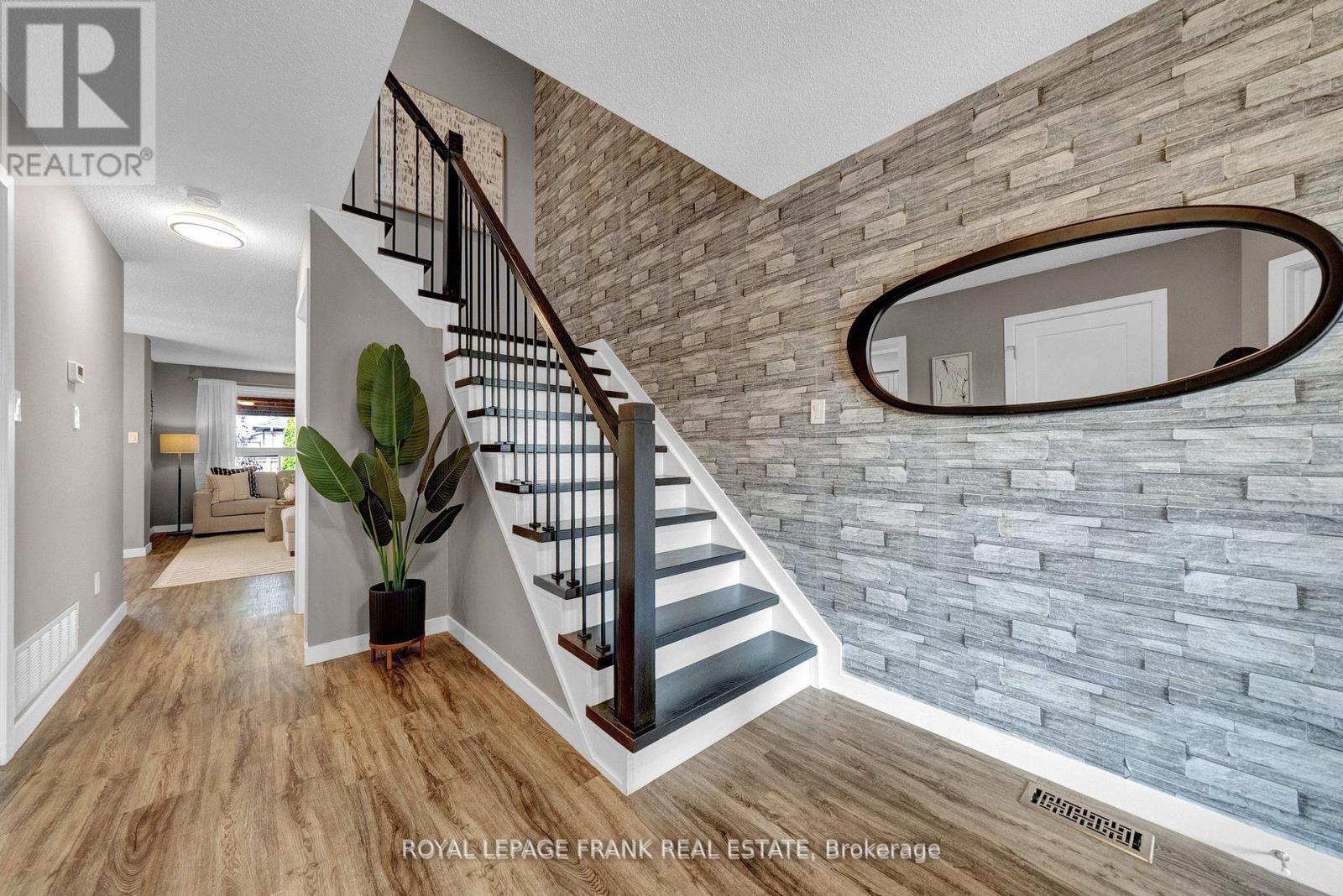 












1722 NORTHFIELD AVENUE

,
Oshawa (Samac),




Ontario
L1K2T6

