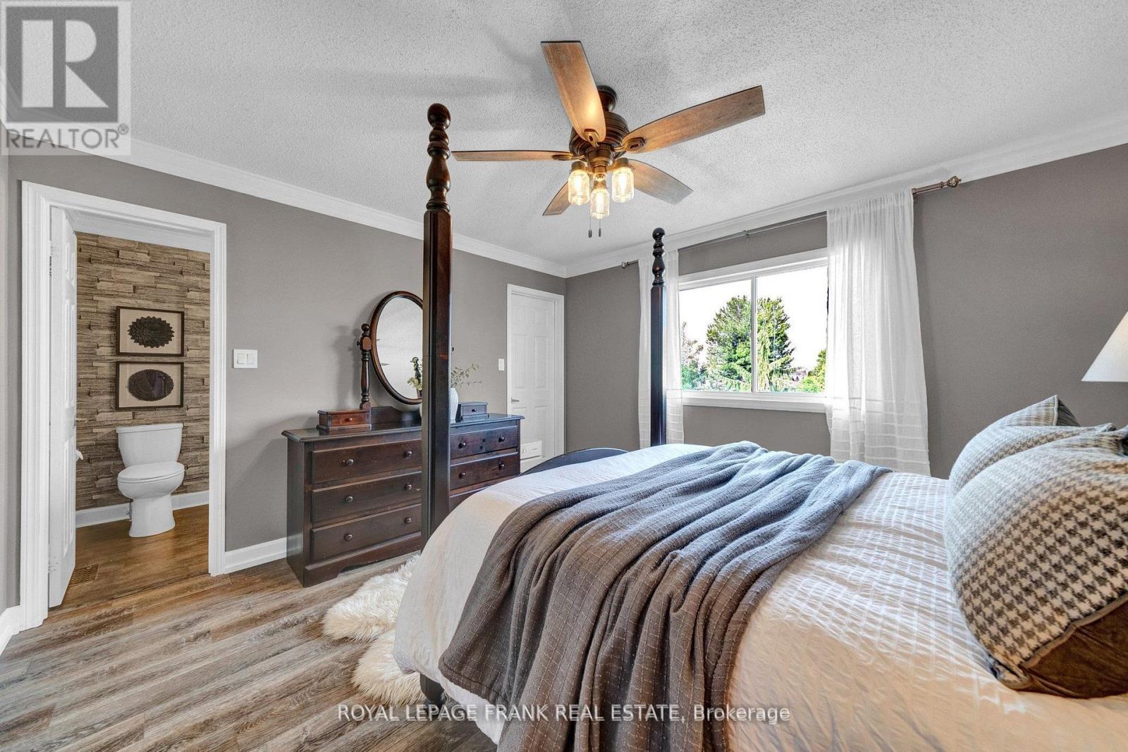 












1722 NORTHFIELD AVENUE

,
Oshawa (Samac),




Ontario
L1K2T6

