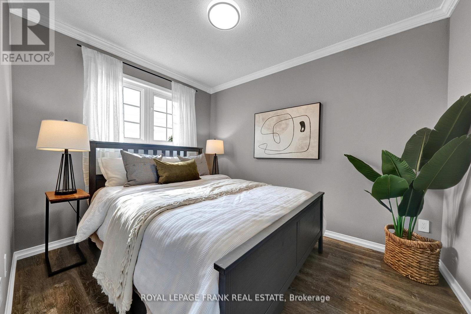 












1722 NORTHFIELD AVENUE

,
Oshawa (Samac),




Ontario
L1K2T6

