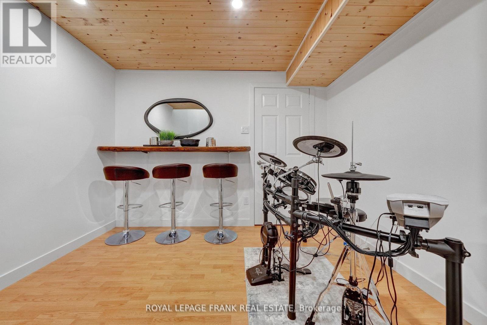 












1722 NORTHFIELD AVENUE

,
Oshawa (Samac),




Ontario
L1K2T6

