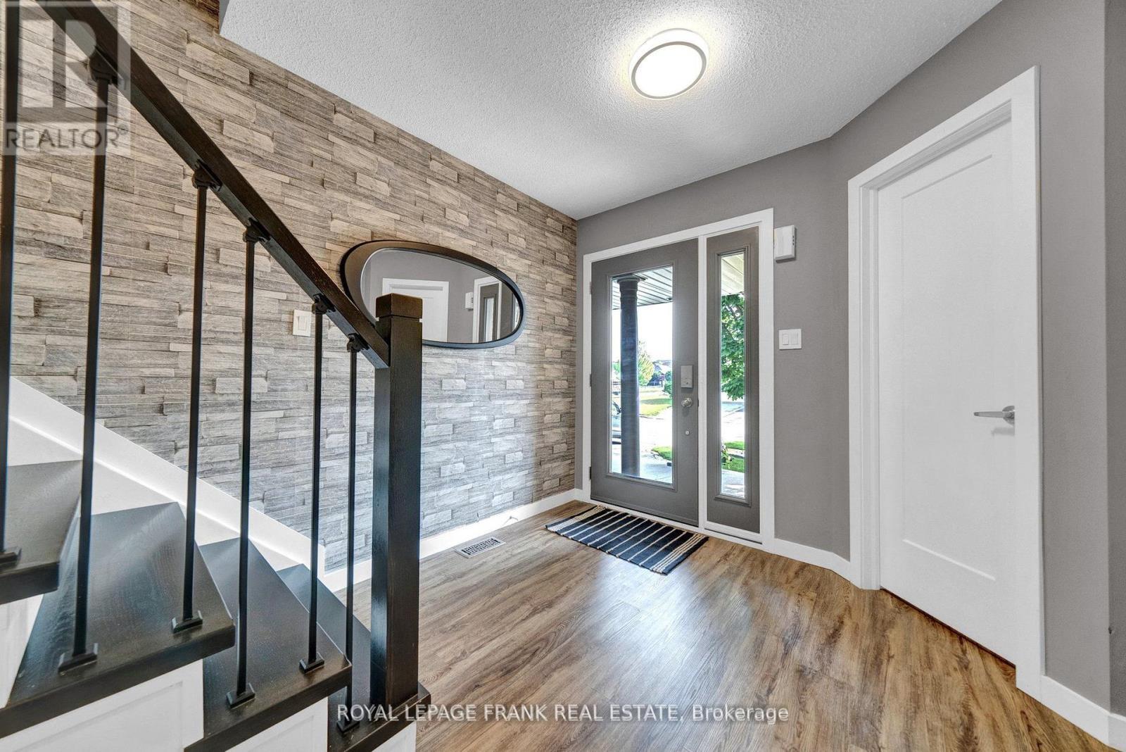 












1722 NORTHFIELD AVENUE

,
Oshawa (Samac),




Ontario
L1K2T6

