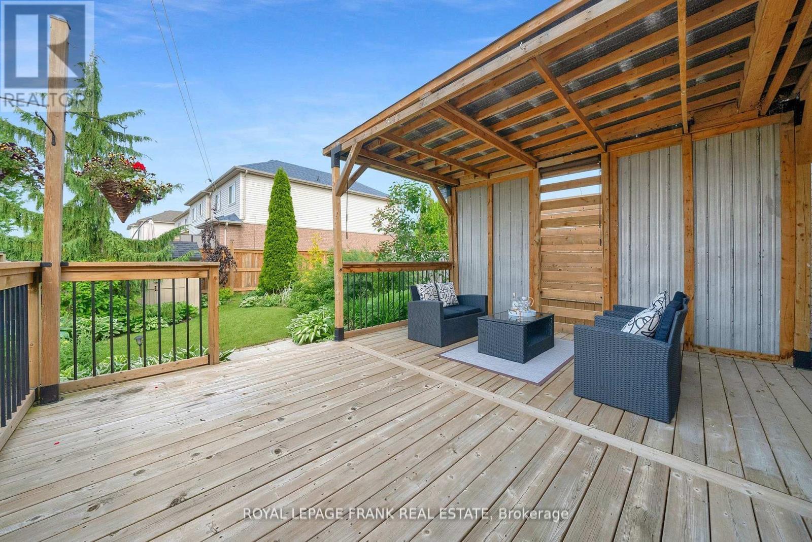 












1722 NORTHFIELD AVENUE

,
Oshawa (Samac),




Ontario
L1K2T6

