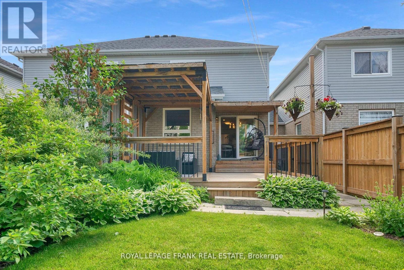 












1722 NORTHFIELD AVENUE

,
Oshawa (Samac),




Ontario
L1K2T6

