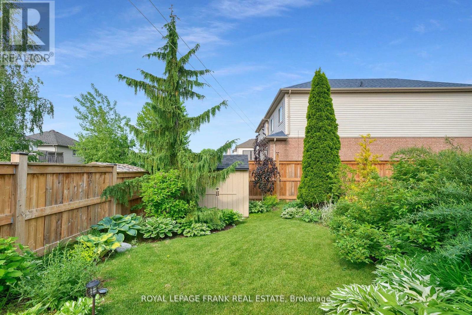 












1722 NORTHFIELD AVENUE

,
Oshawa (Samac),




Ontario
L1K2T6

