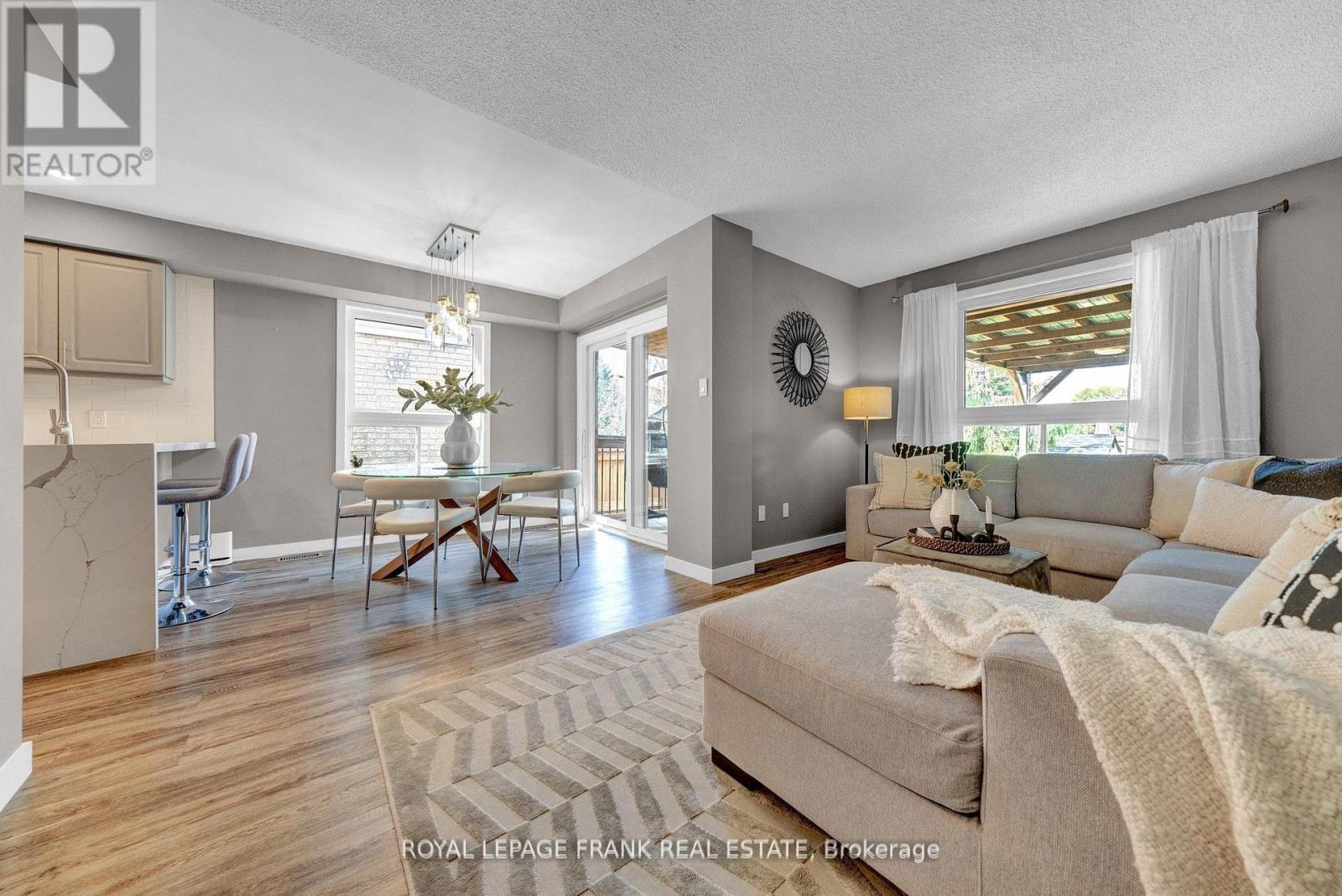 












1722 NORTHFIELD AVENUE

,
Oshawa (Samac),




Ontario
L1K2T6

