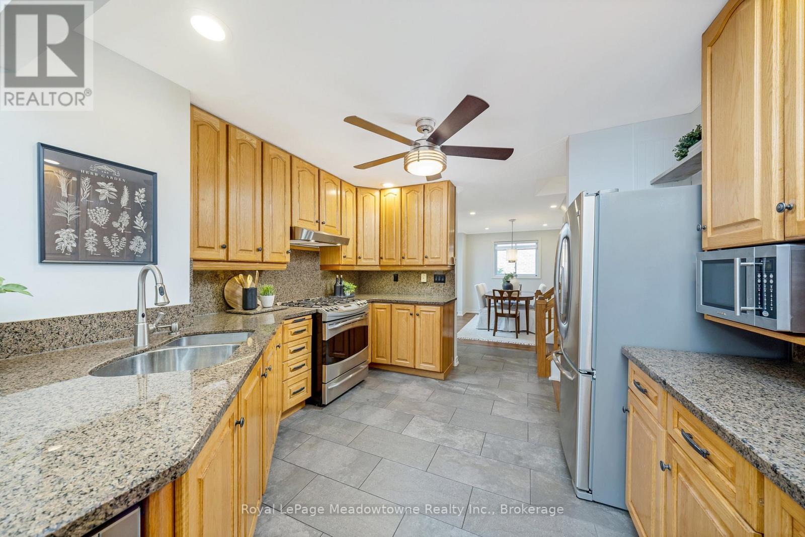 












738 ROBERTSON CRESCENT

,
Milton (TM Timberlea),




Ontario
L9T4W4

