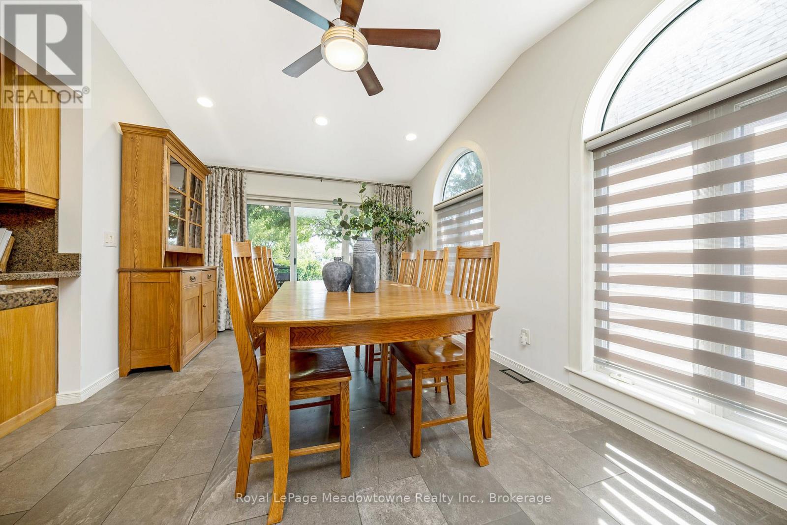 












738 ROBERTSON CRESCENT

,
Milton (TM Timberlea),




Ontario
L9T4W4

