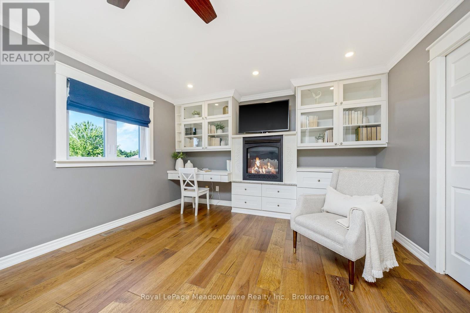 












738 ROBERTSON CRESCENT

,
Milton (TM Timberlea),




Ontario
L9T4W4

