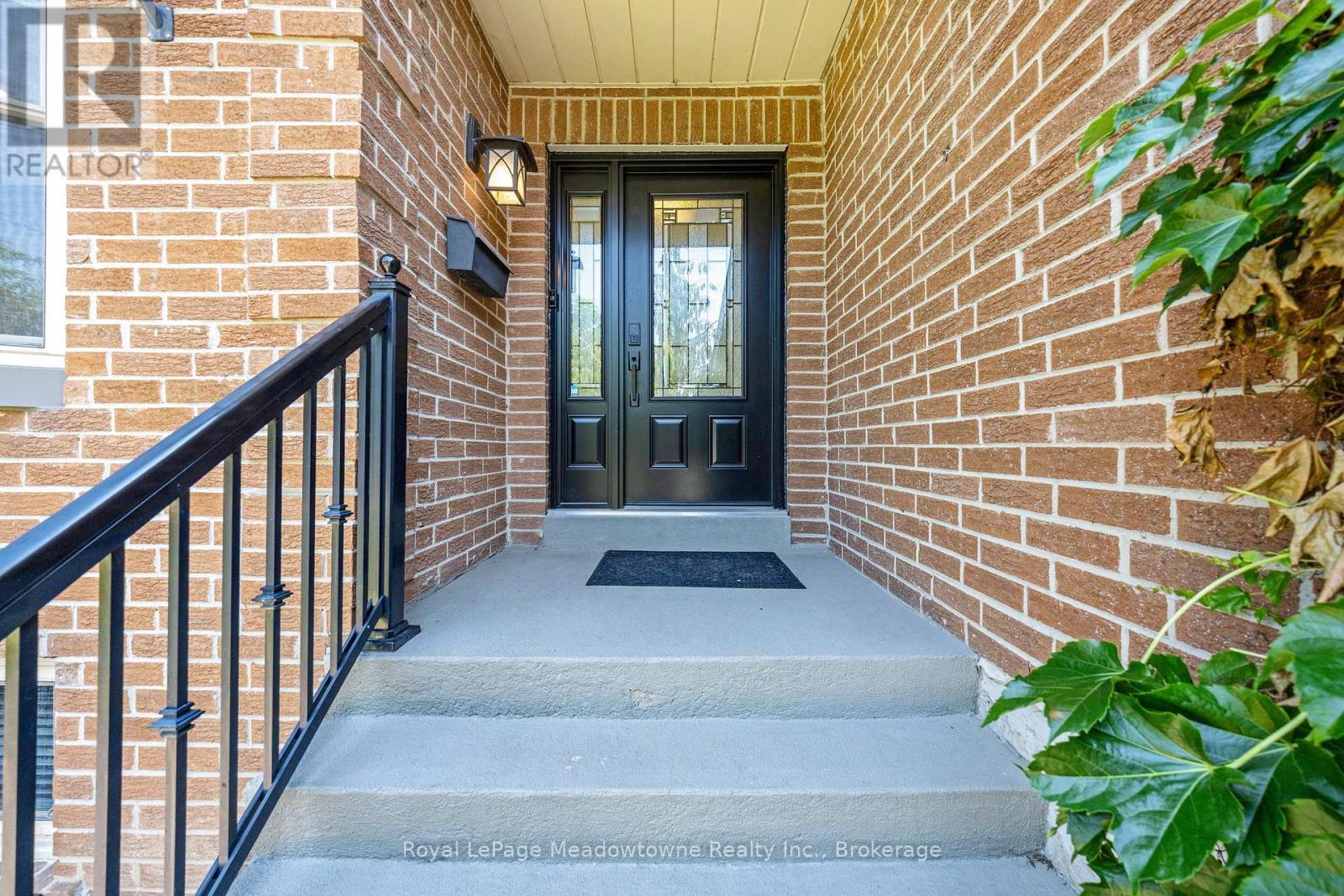 












738 ROBERTSON CRESCENT

,
Milton (TM Timberlea),




Ontario
L9T4W4

