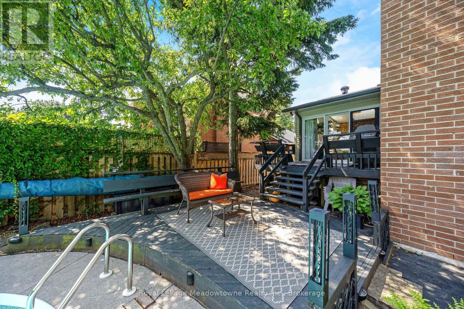 












738 ROBERTSON CRESCENT

,
Milton (TM Timberlea),




Ontario
L9T4W4

