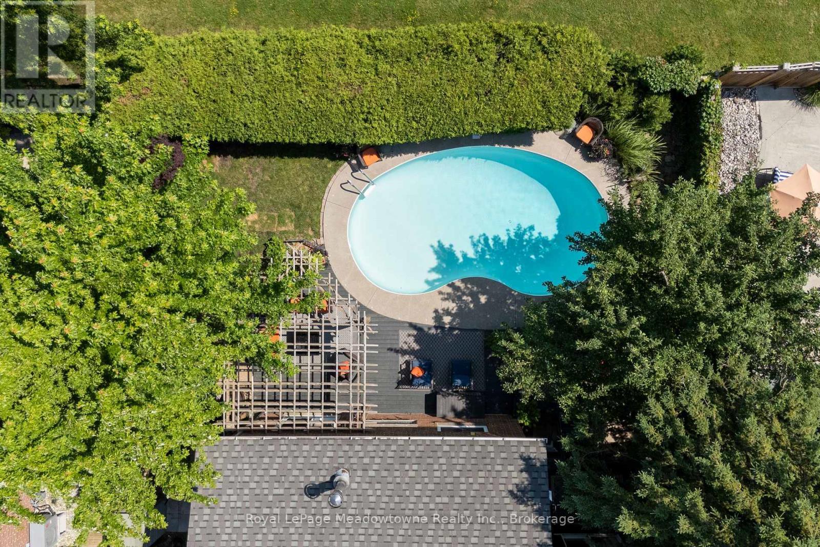 












738 ROBERTSON CRESCENT

,
Milton (TM Timberlea),




Ontario
L9T4W4

