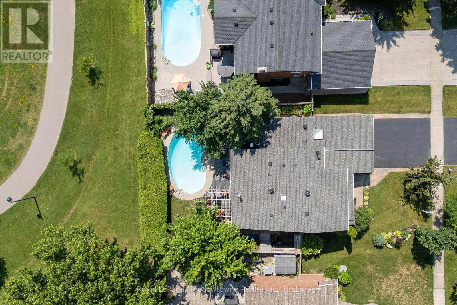 












738 ROBERTSON CRESCENT

,
Milton (TM Timberlea),




Ontario
L9T4W4

