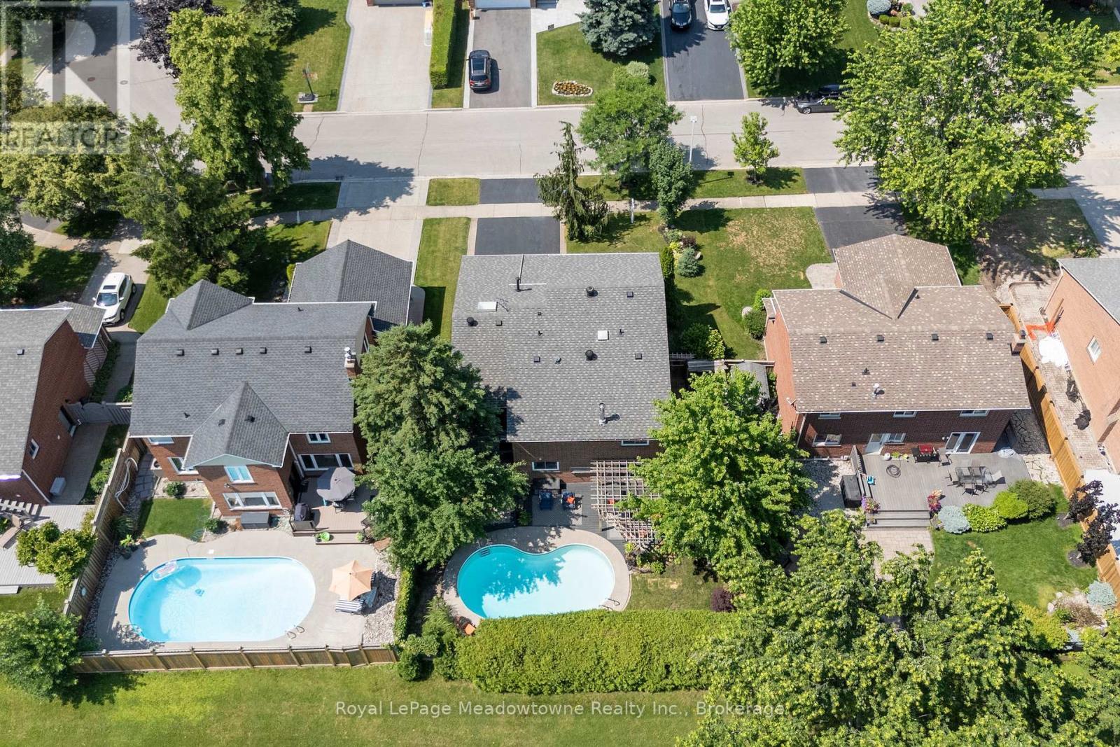 












738 ROBERTSON CRESCENT

,
Milton (TM Timberlea),




Ontario
L9T4W4

