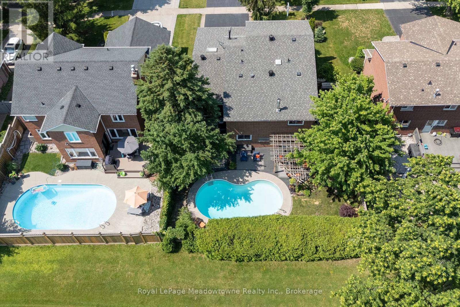 












738 ROBERTSON CRESCENT

,
Milton (TM Timberlea),




Ontario
L9T4W4

