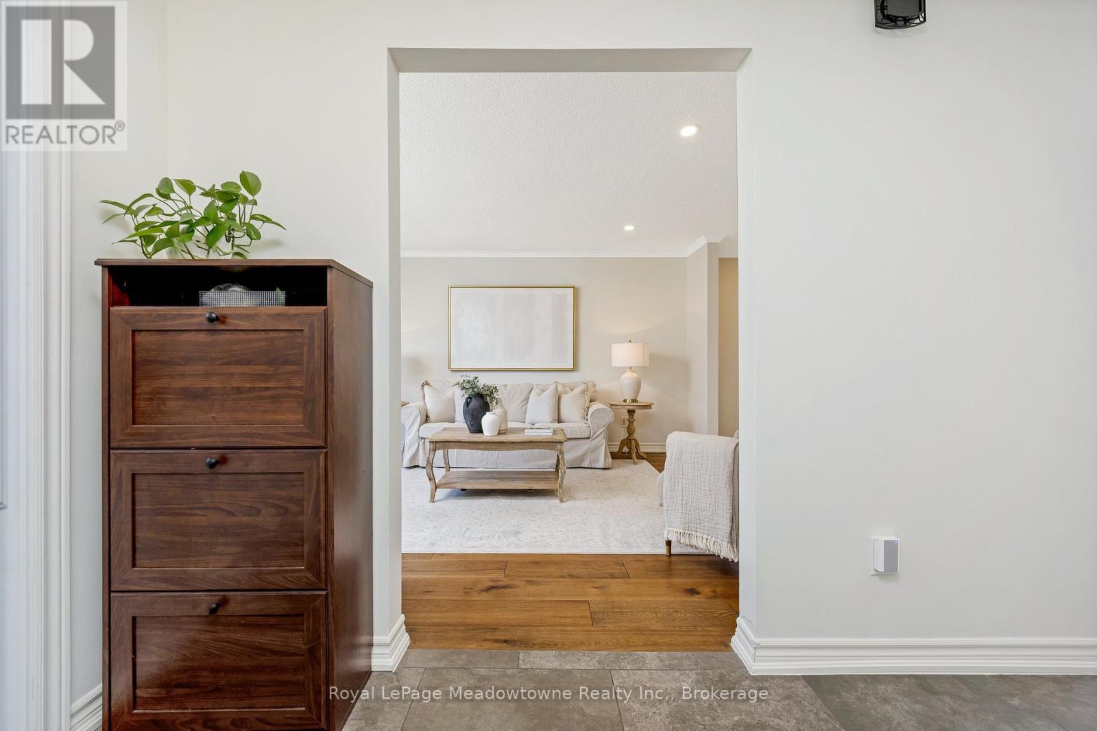 












738 ROBERTSON CRESCENT

,
Milton (TM Timberlea),




Ontario
L9T4W4

