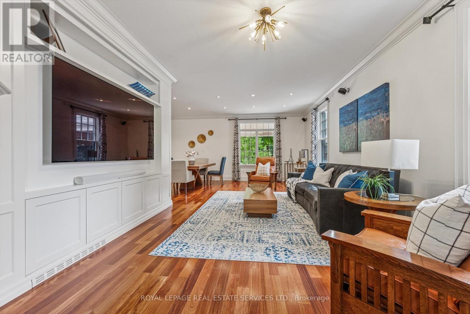 












335 LAKESHORE ROAD W

,
Oakville,




Ontario
L6K1G3

