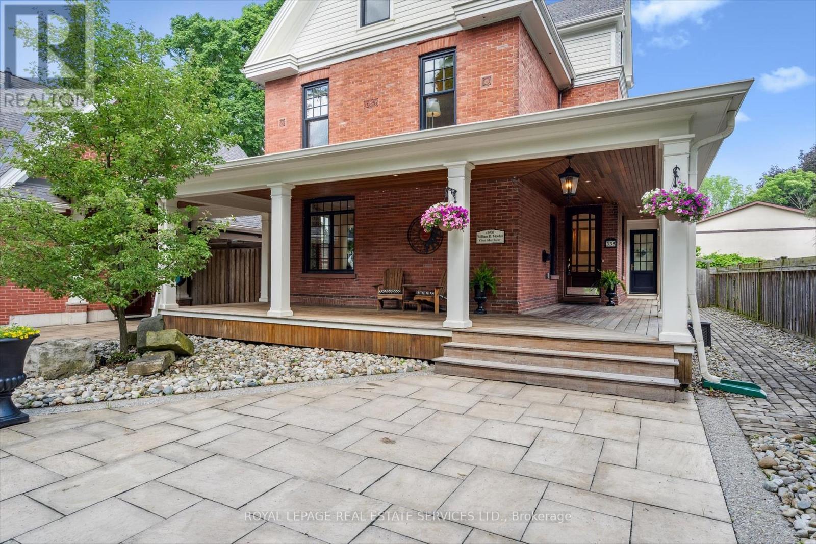 












335 LAKESHORE ROAD W

,
Oakville,




Ontario
L6K1G3

