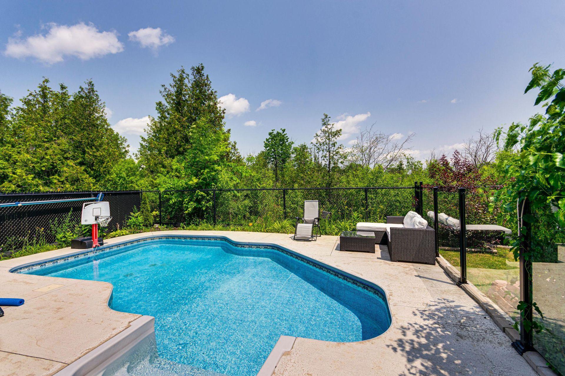 









118


Rue de la Tortue

,
Gatineau (Aylmer),




QC
J9J1N1

