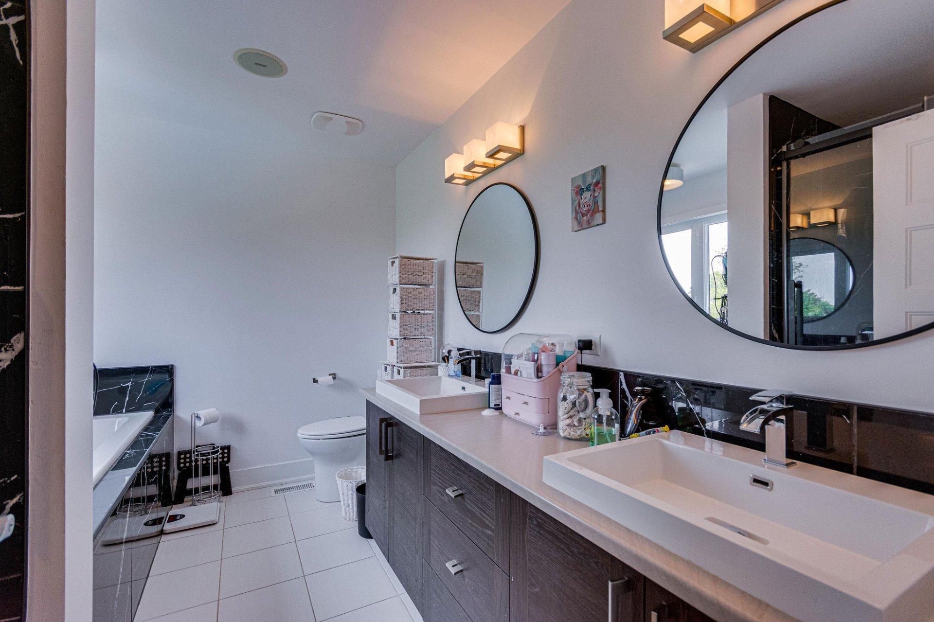 









118


Rue de la Tortue

,
Gatineau (Aylmer),




QC
J9J1N1


