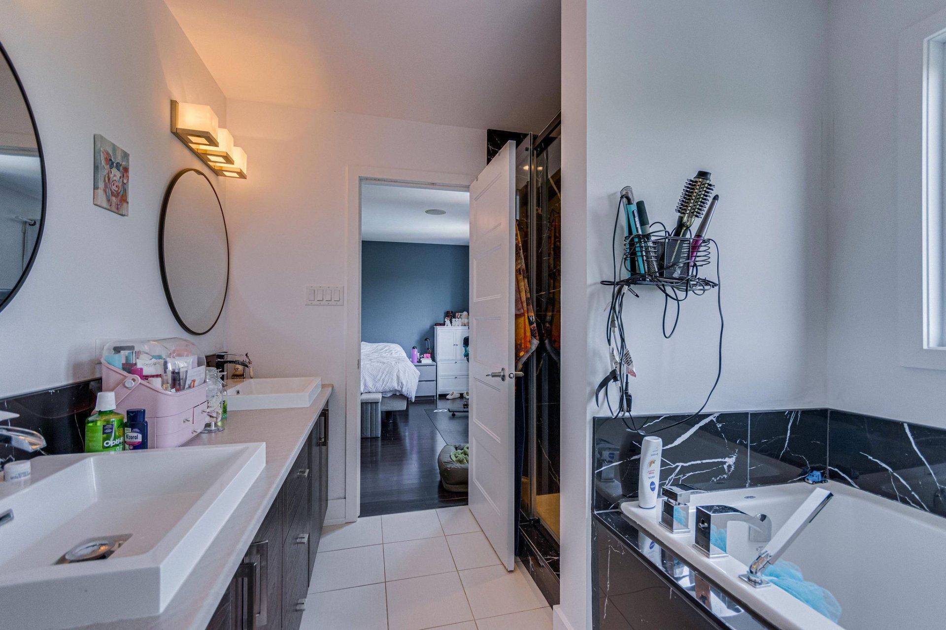 









118


Rue de la Tortue

,
Gatineau (Aylmer),




QC
J9J1N1

