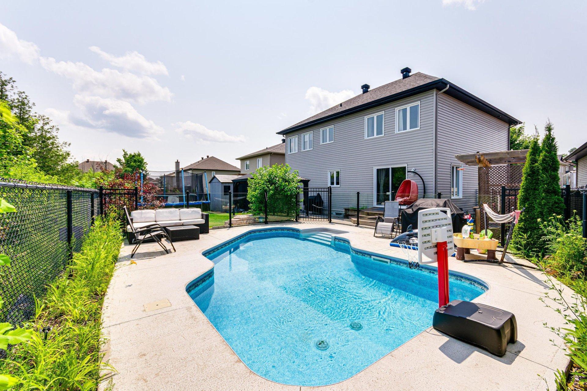 









118


Rue de la Tortue

,
Gatineau (Aylmer),




QC
J9J1N1

