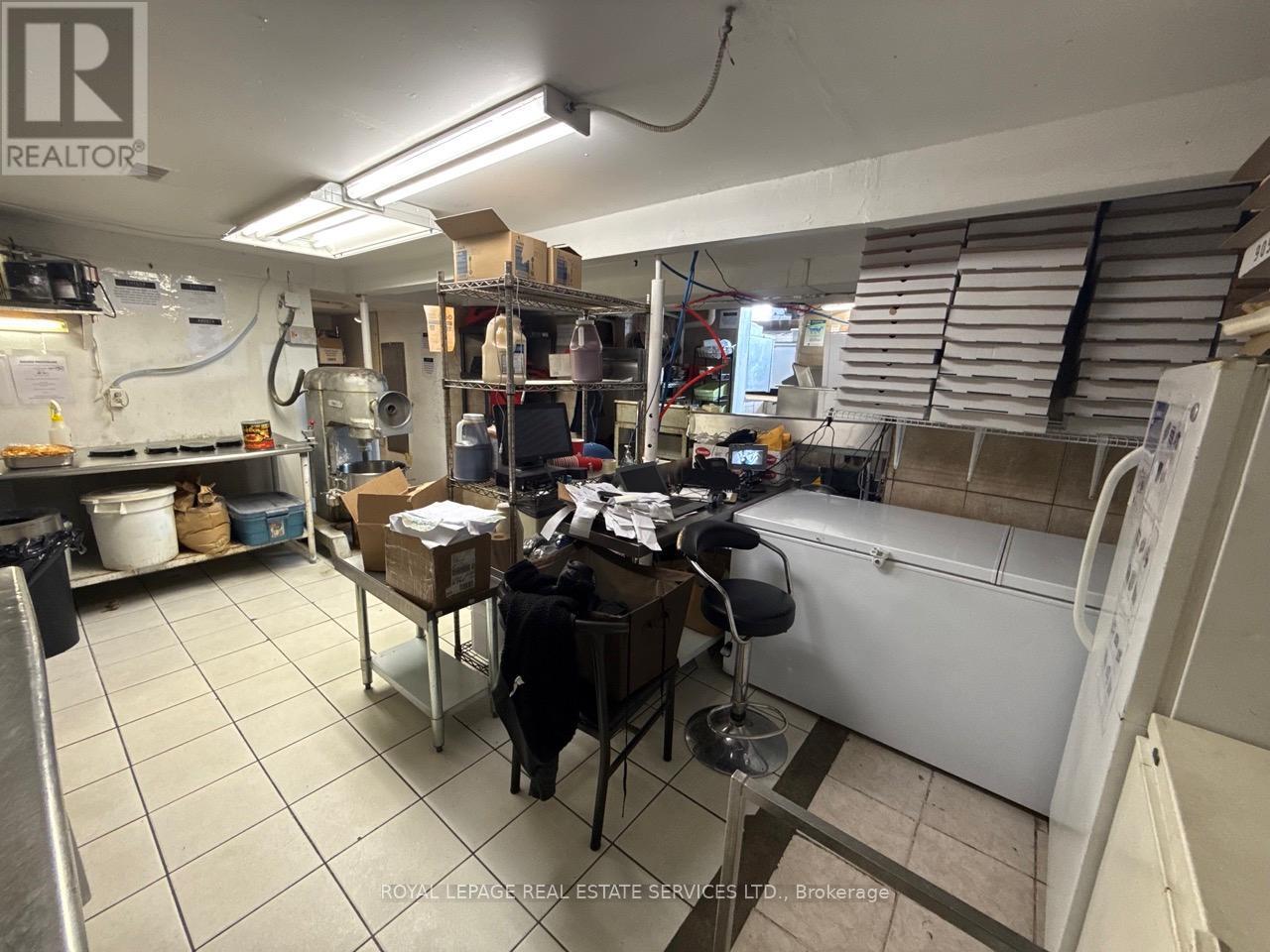 












872 UPPER SHERMAN AVENUE

,
Hamilton,




Ontario
L8V3N1


