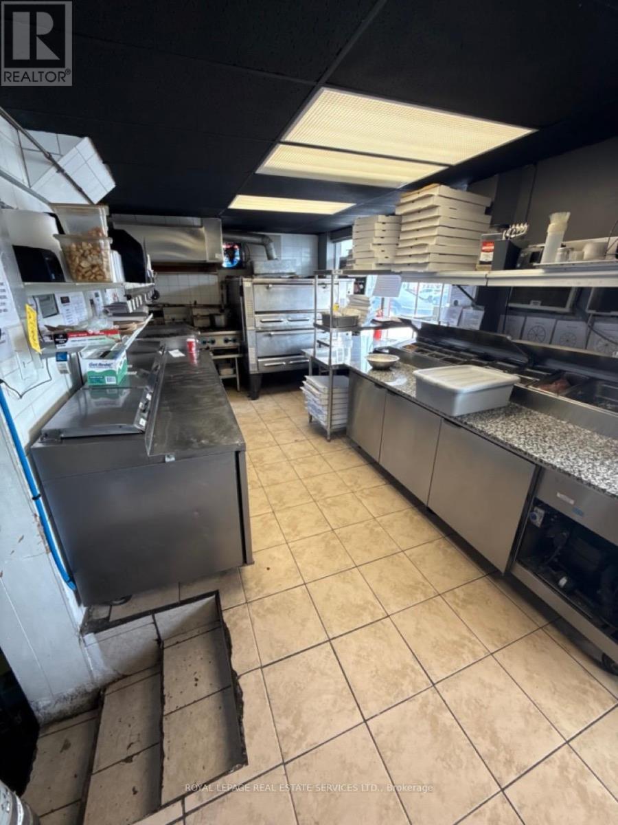 












872 UPPER SHERMAN AVENUE

,
Hamilton,




Ontario
L8V3N1

