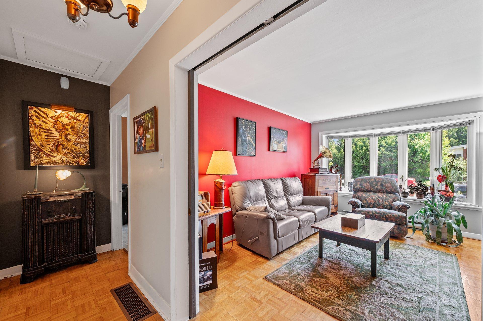 









6


Rue Liboiron

,
Sainte-Agathe-des-Monts,




QC
J8C2X3

