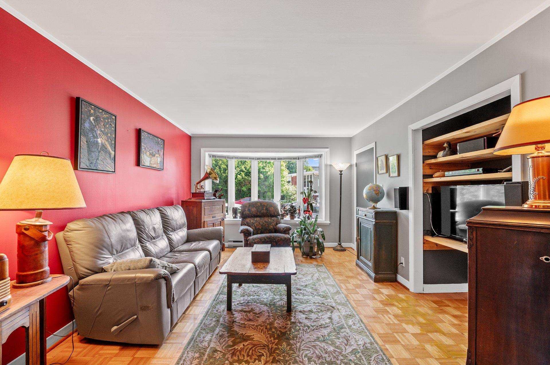 









6


Rue Liboiron

,
Sainte-Agathe-des-Monts,




QC
J8C2X3

