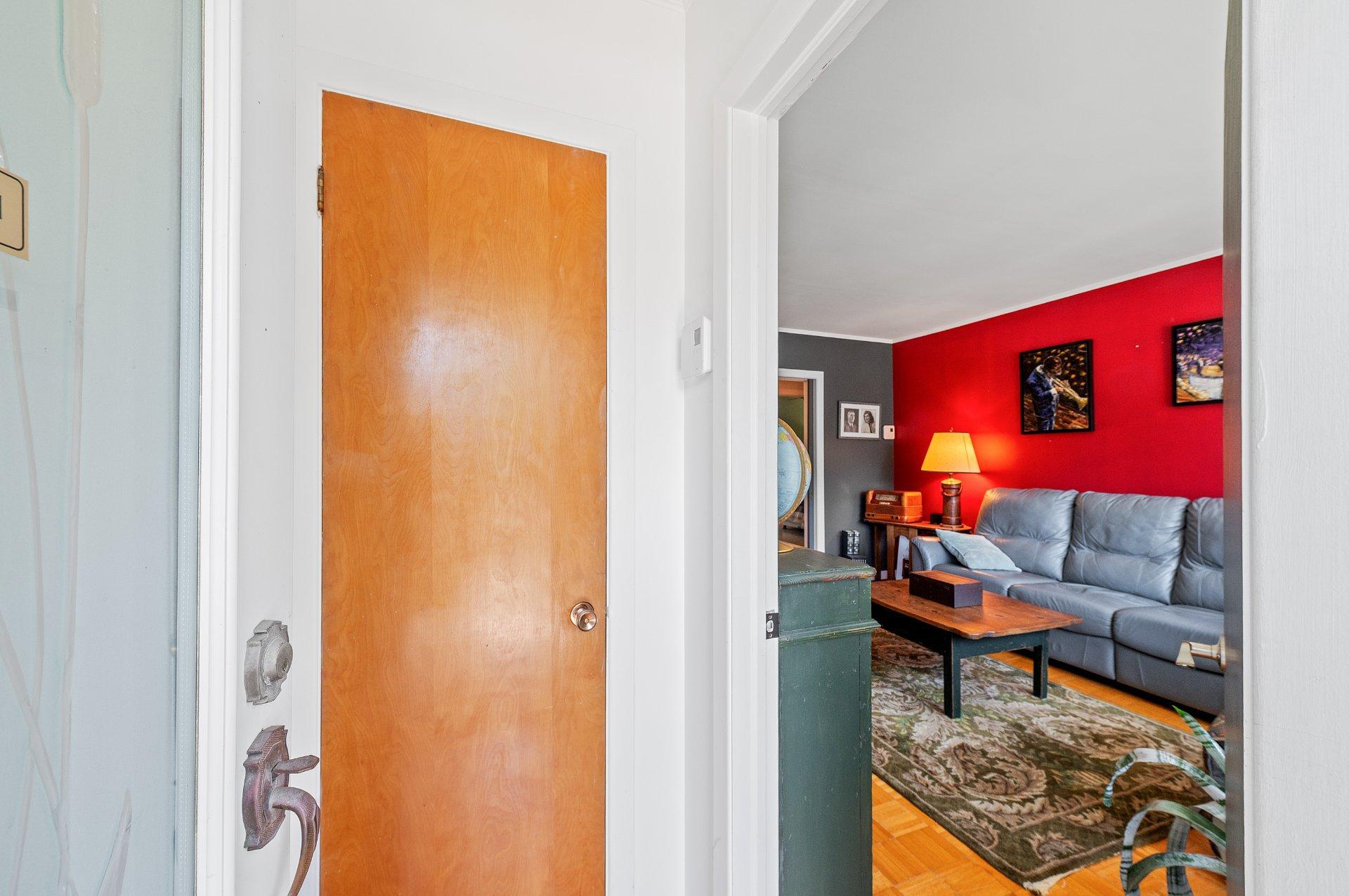 









6


Rue Liboiron

,
Sainte-Agathe-des-Monts,




QC
J8C2X3

