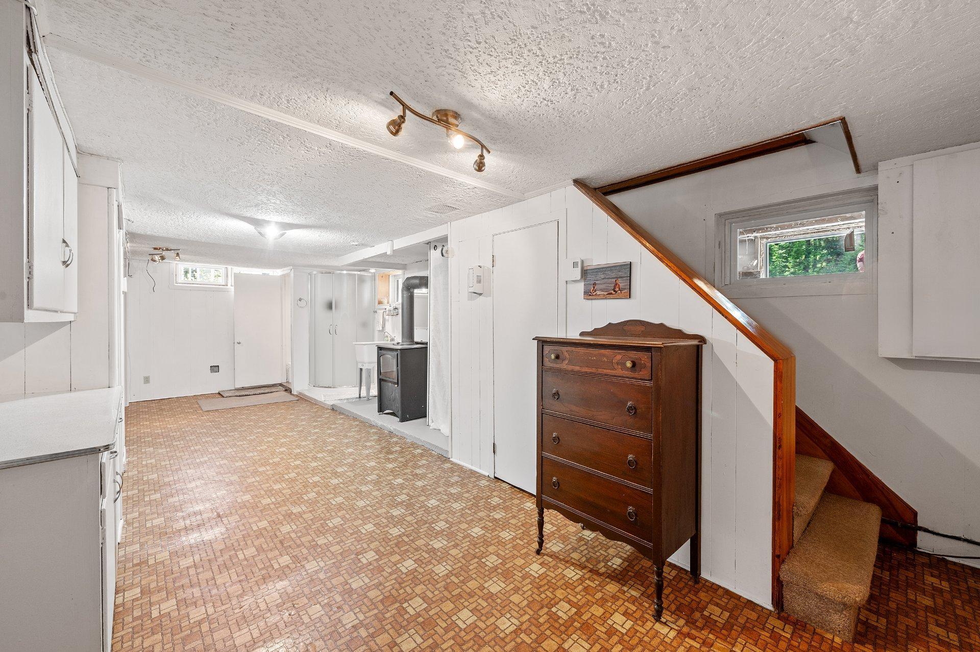 









6


Rue Liboiron

,
Sainte-Agathe-des-Monts,




QC
J8C2X3


