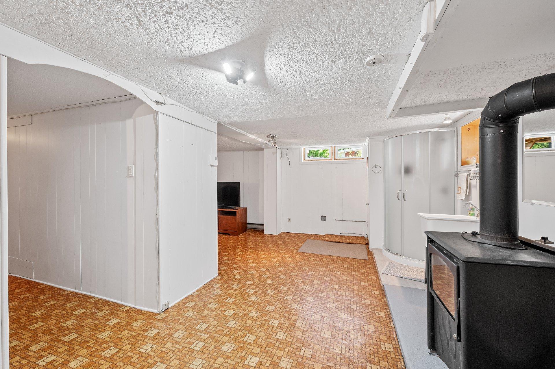 









6


Rue Liboiron

,
Sainte-Agathe-des-Monts,




QC
J8C2X3

