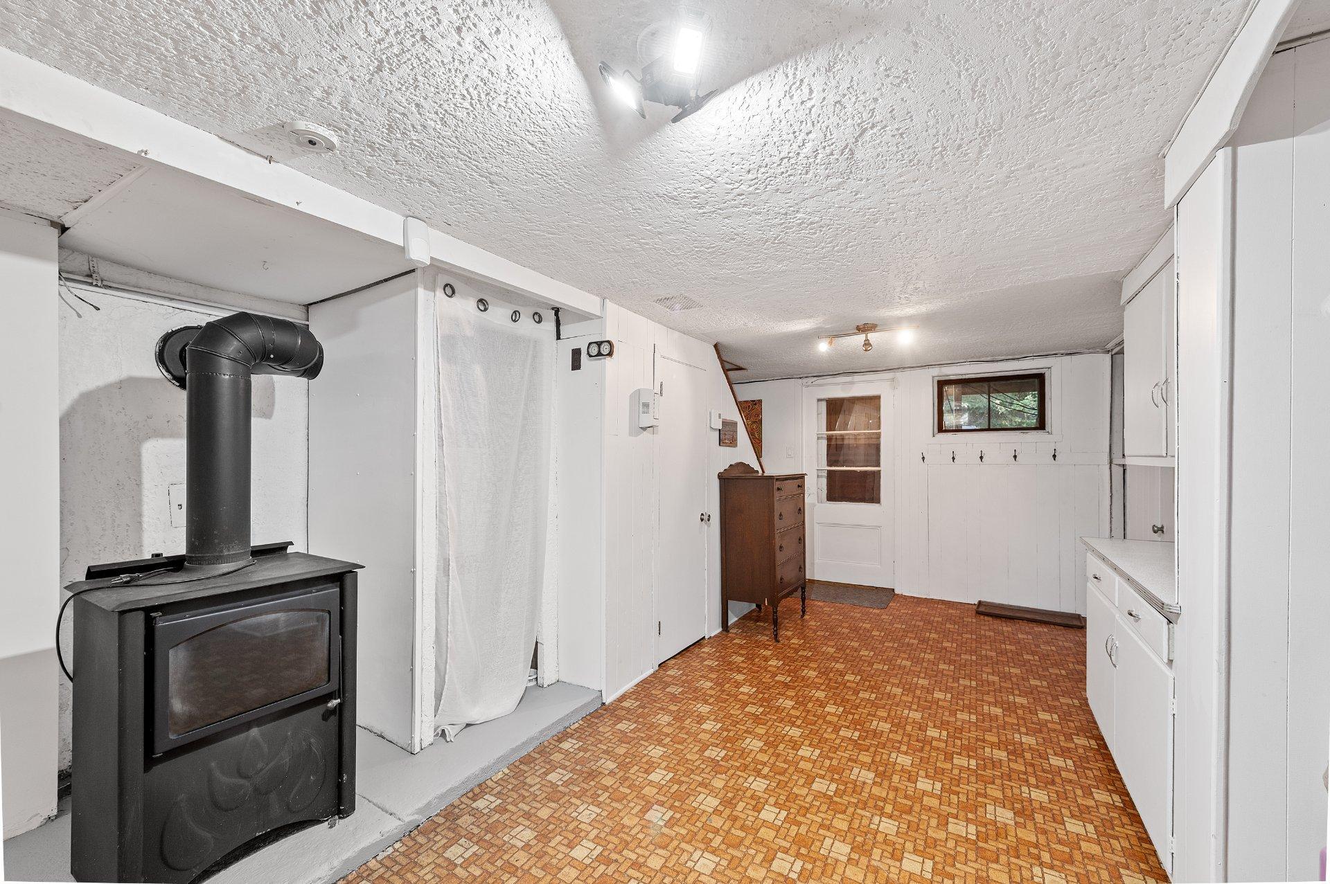 









6


Rue Liboiron

,
Sainte-Agathe-des-Monts,




QC
J8C2X3

